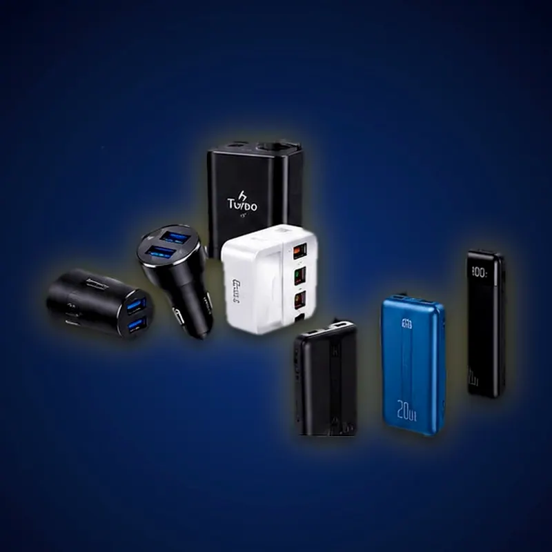 Carregadores de tomada turbo, carregadores de carro com duas entradas USB e power banks preto e azul